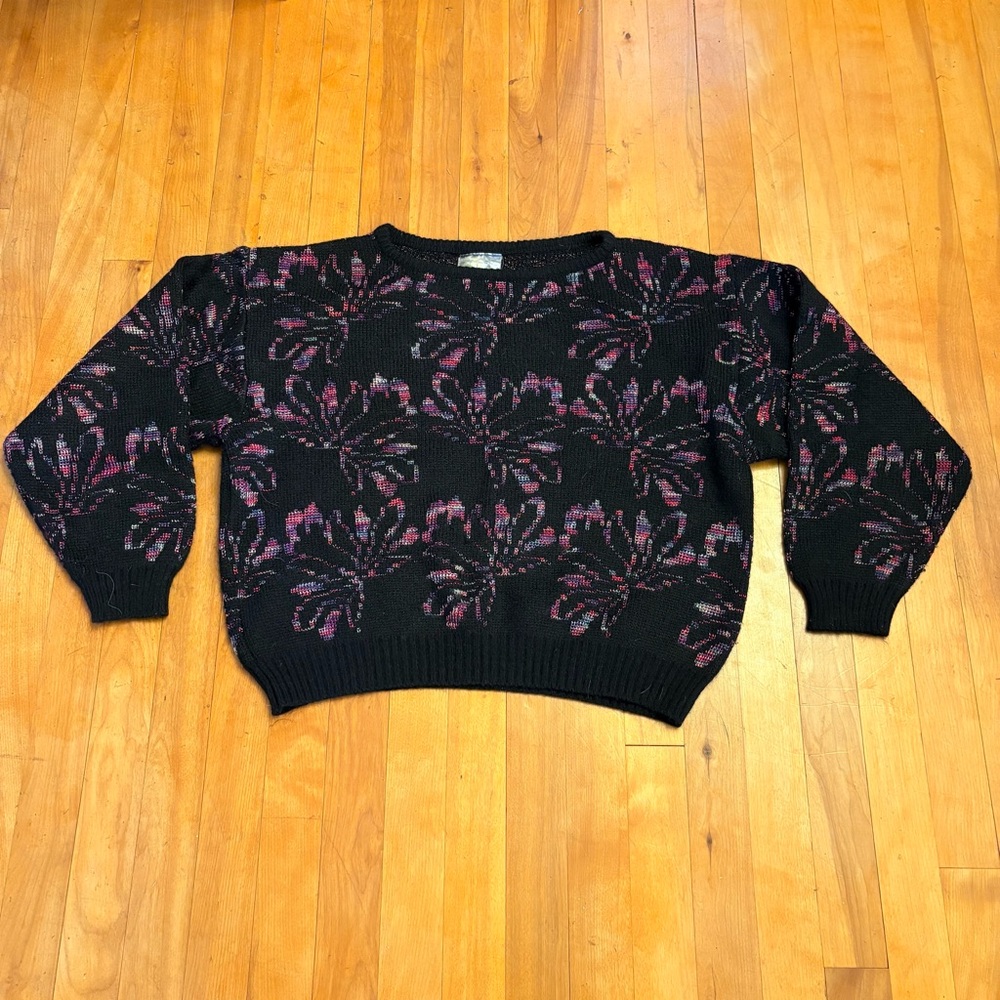 📣ANY 3 @ $33 - $6.99 ship📣 Black and Purple Floral Sweater - Women's LARGE